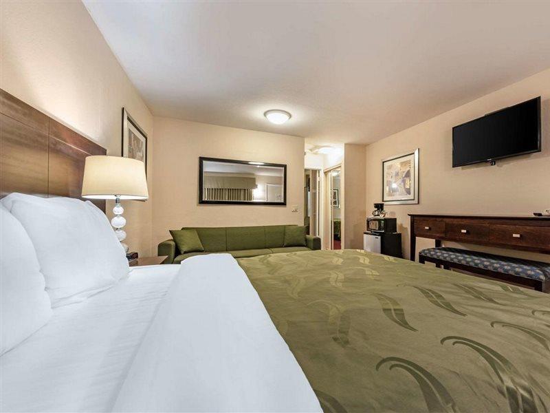 Scottish Fairway Inn Monterey Exterior foto