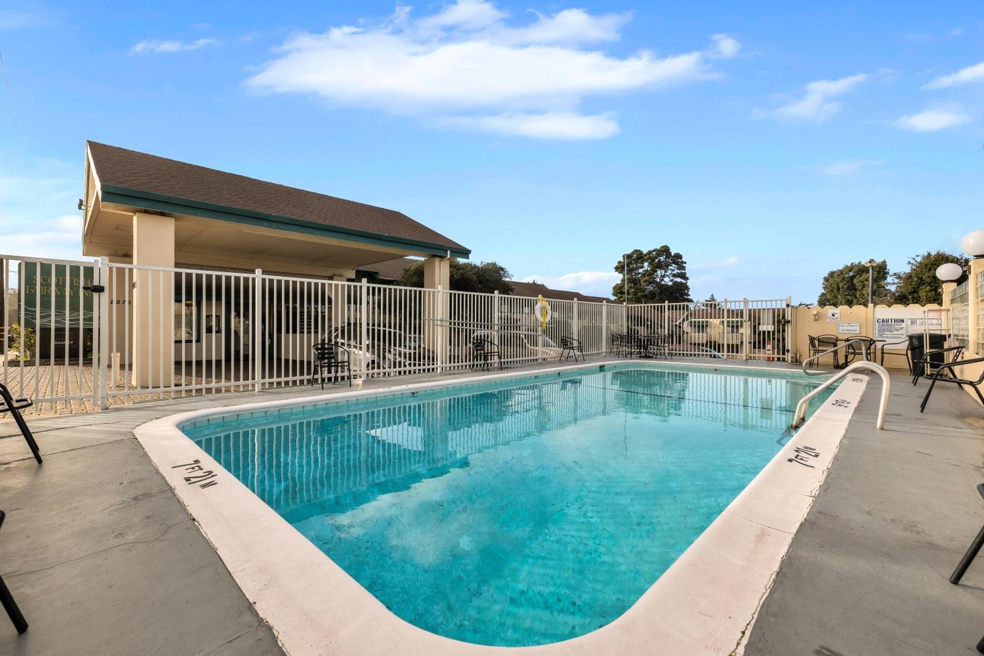 Scottish Fairway Inn Monterey Exterior foto